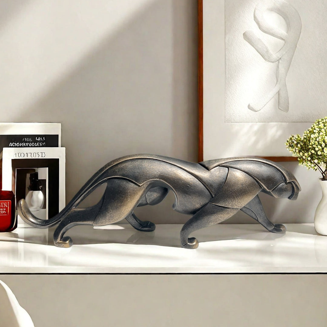 Künstlerische Panter Skulptur Karnz