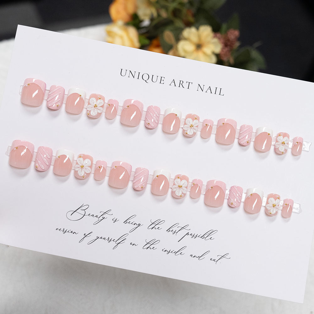 Blumenverzierte Press-On Nagelset