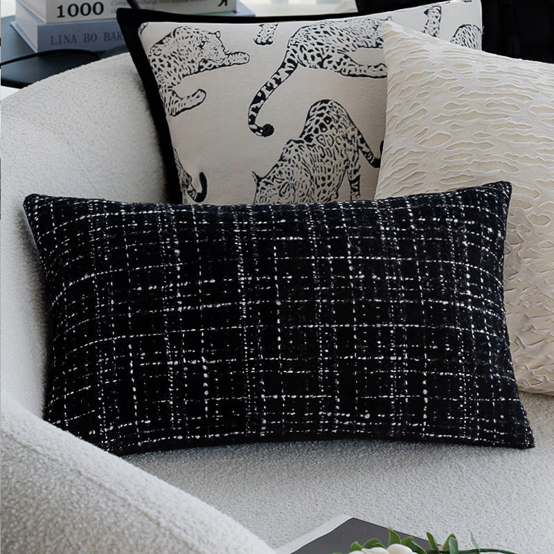 Quadratischer Dekorativer Kissenbezug mit großflächigem Wildtier-Jacquard und Samtpaspel Karnz