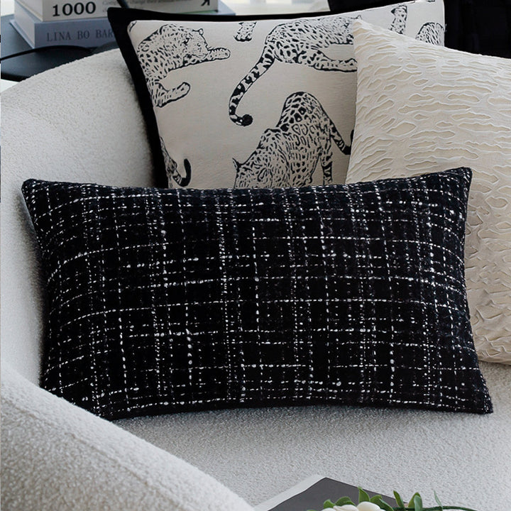Quadratischer Dekorativer Kissenbezug mit großflächigem Wildtier-Jacquard und Samtpaspel Karnz