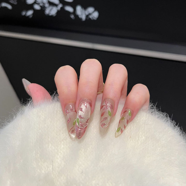 Künstlerische florale Nagelspitzen Karnz