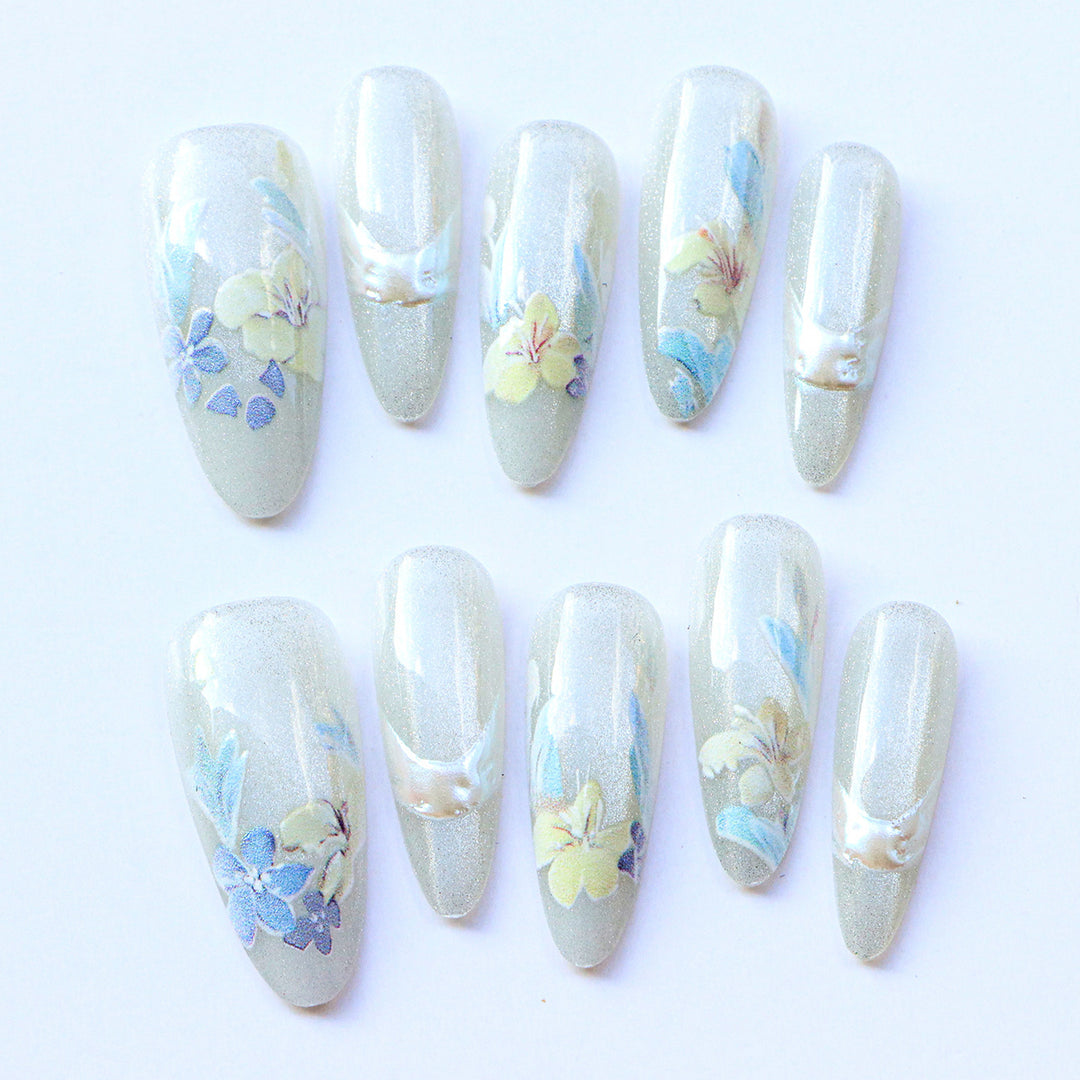 Elegante floral-verzierte Press-On Nägel