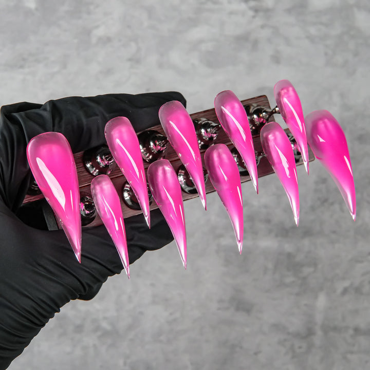 Scharfe Stiletto Press-On Nagelverlängerungen