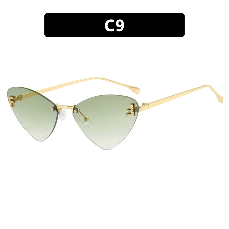 Damen extravagante Cat-Eye Sonnenbrille mit funkelnden Details Karnz