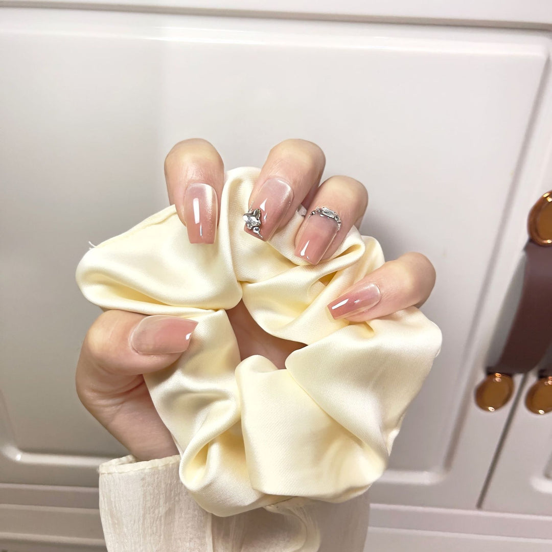 Elegantes Ombre Press-On Nagelset mit Strassakzenten