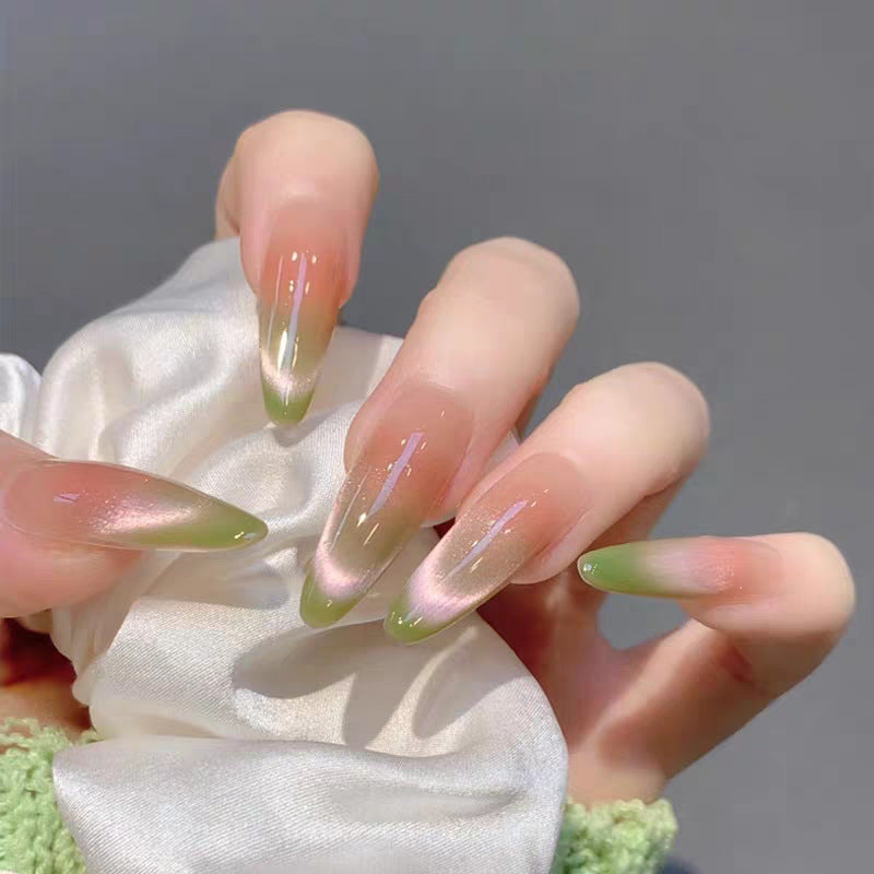 Künstlerische Press-On-Nagelverlängerungen mit floralen Verzierungen Karnz