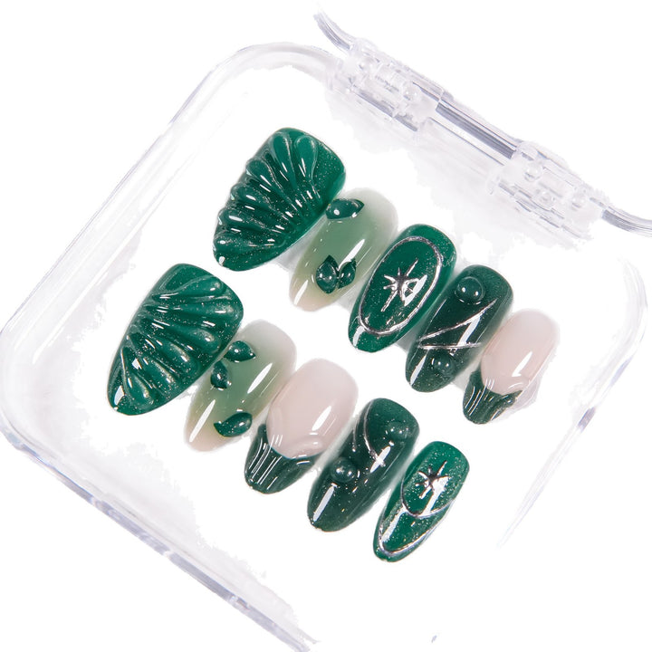 Glamouröse Press-On Nagelkunst