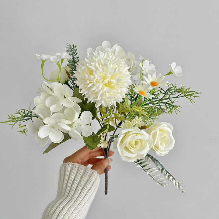 Dekorative Blumenstrauß Karnz