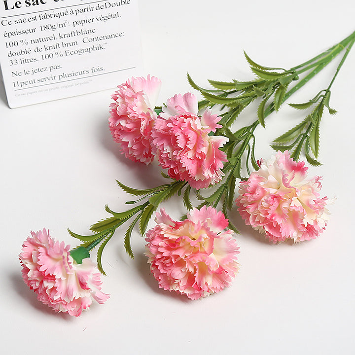Realistischer Floralnelkenstrauß