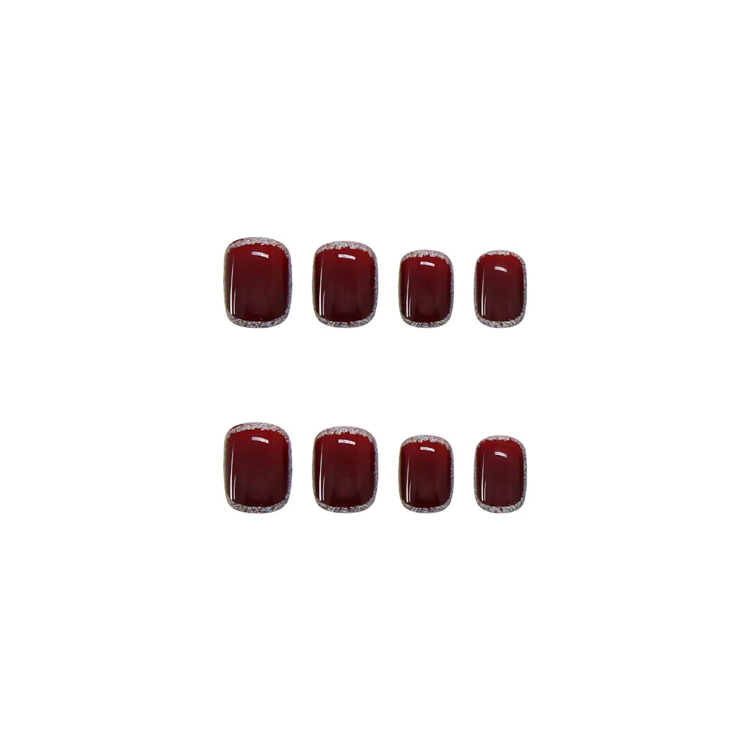 Elegante und glitzernde Nagelkunst Karnz