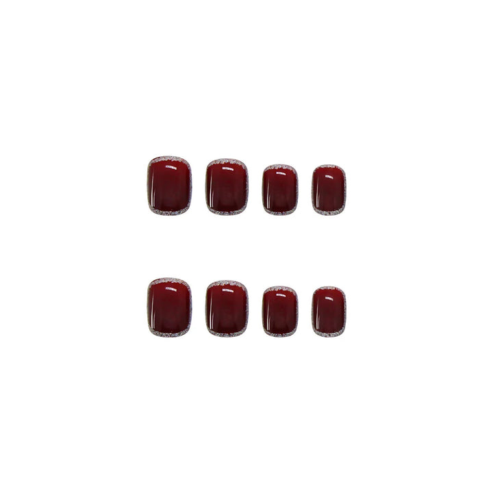 Elegante und glitzernde Nagelkunst Karnz