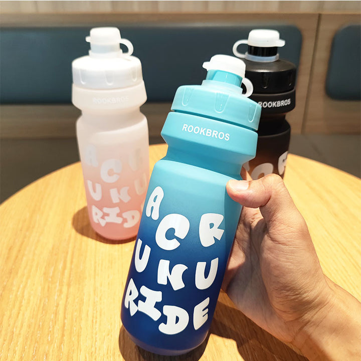 Damen Sportliche Trinkflasche mit flexibler Auslaufschutz-Technologie Karnz