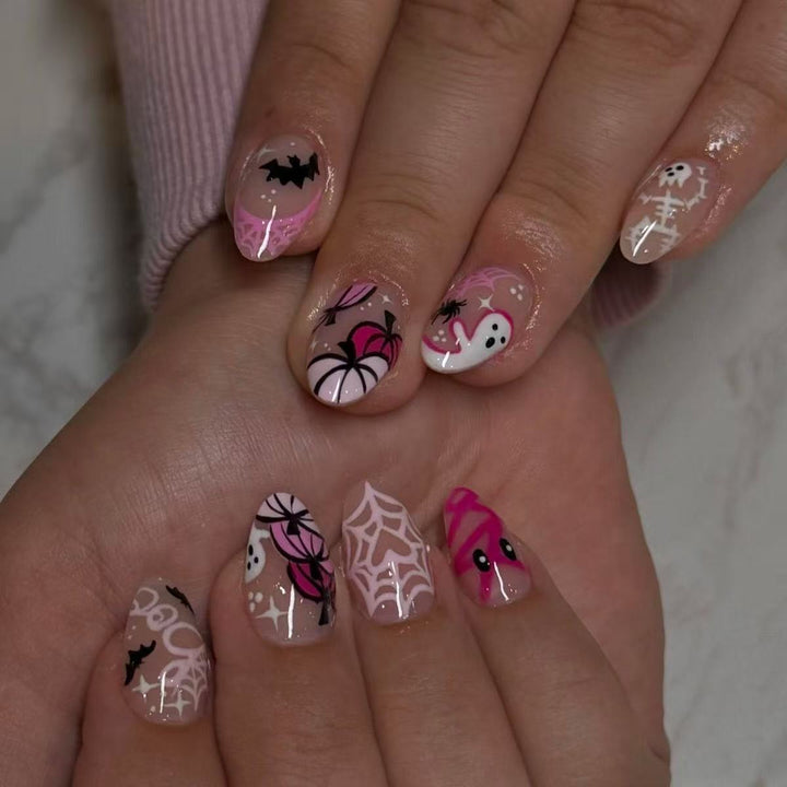 Verspielte Halloween-Themen Nagelkunst