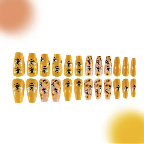 Kunstnagelset mit kreativen Bienen- und Blumendesigns Karnz