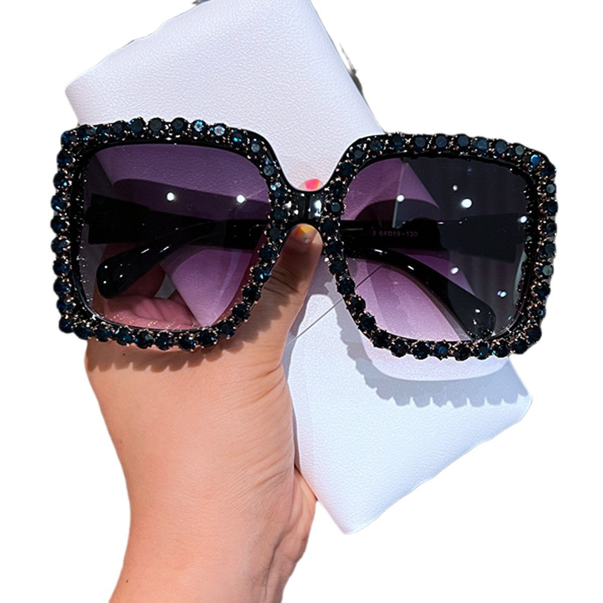 Damen glamouröse Quadro-Sonnenbrille mit strassverziertem Rahmen Karnz