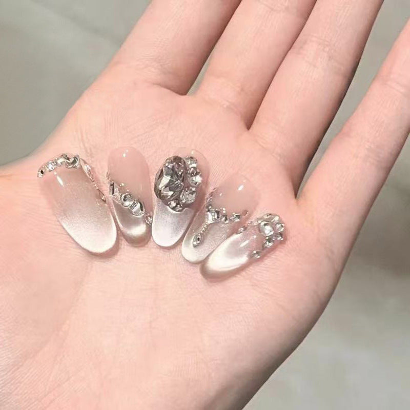Elegantes Press-On-Nagelset mit künstlerischen Details Karnz