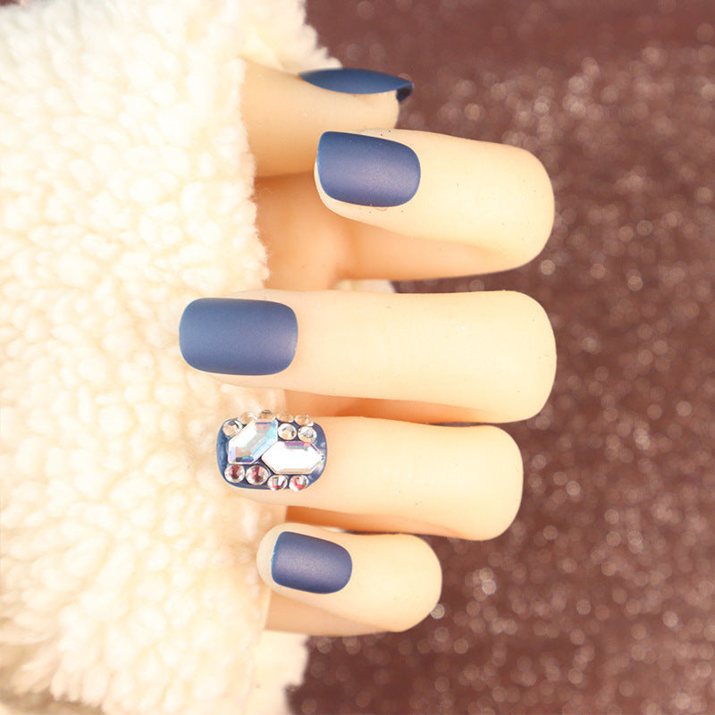 Matte Press-On Nagelset mit Strass-Akzenten Karnz