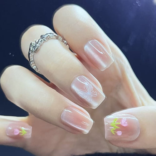 Künstlerisches Blumennageldesign Press-On Tipps Karnz