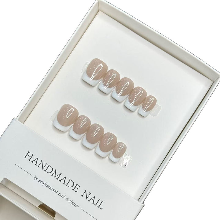 Handgemachte French Tip Press-On Nägel