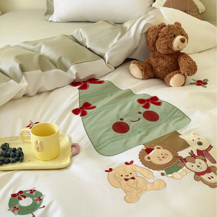 Kinderbettwäsche-Set mit applizierten Tiermotiven, Baumwollsatin und kontrastierter Saumkante