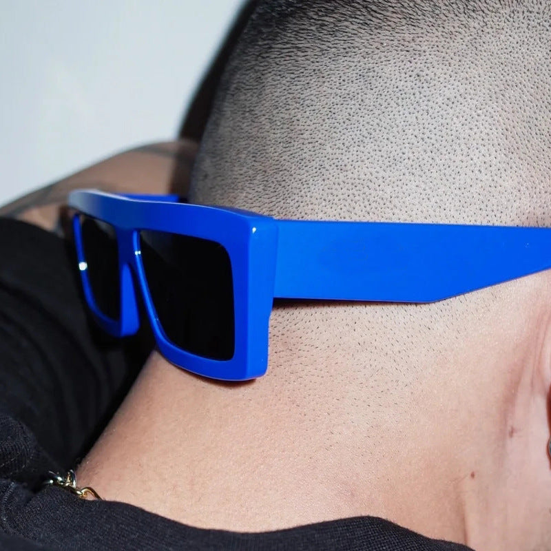 Damen Oversized Sonnenbrille mit modernem und kantigem Design Karnz