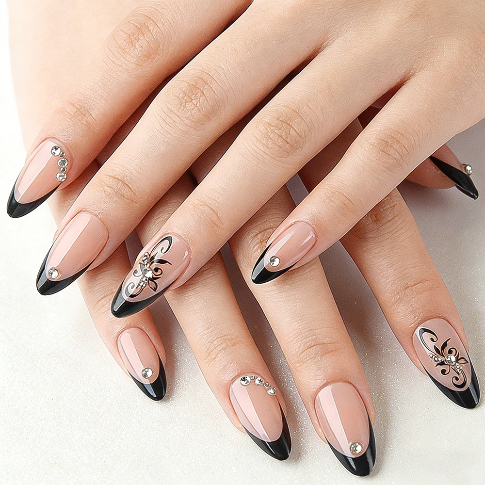 Elegante skulptierte Stiletto Press-On Nägel Karnz