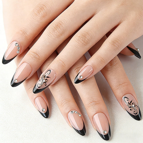 Elegante skulptierte Stiletto Press-On Nägel Karnz