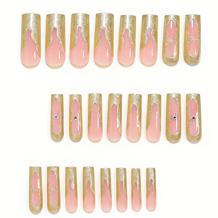 Künstlerisches langes Nagelspitzen-Set mit goldenen Akzenten Karnz
