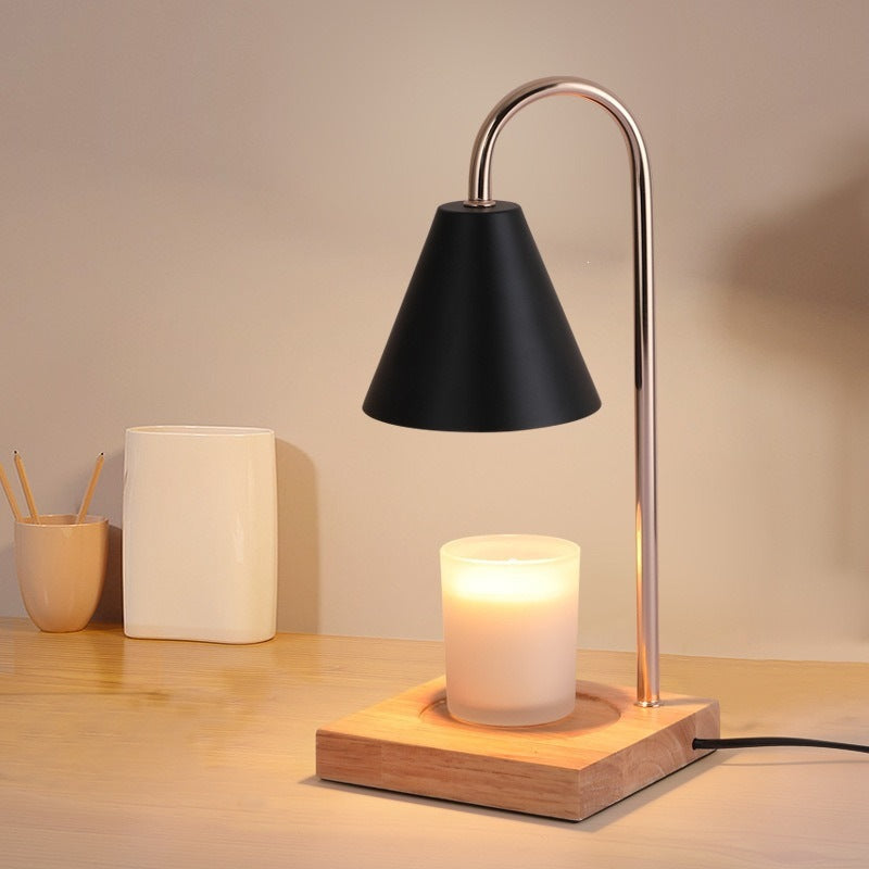 Moderne Tischlampe mit Kerzenhalter
