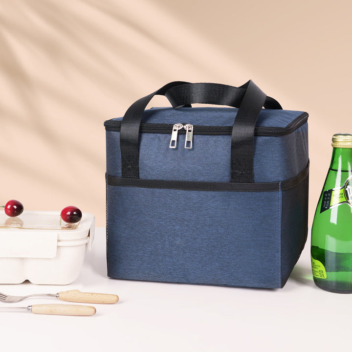 Isolierte Lunchbox Karnz