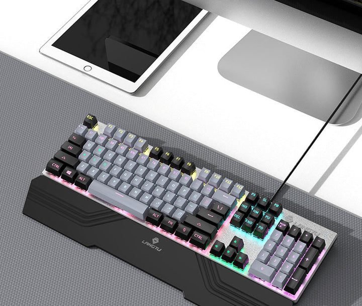 Verdrahtete mechanische Tastatur mit RGB-Beleuchtungseffekten Karnz