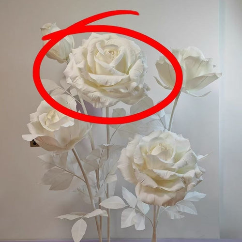 Elegante Dekorative Papierrosen Arrangement