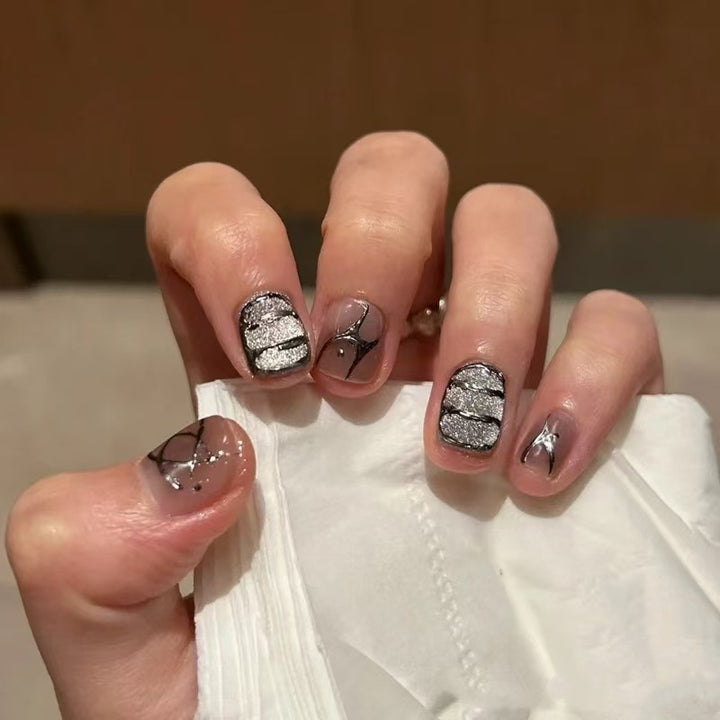 Elegantes abstraktes Press-On-Nagelkunst-Set Karnz