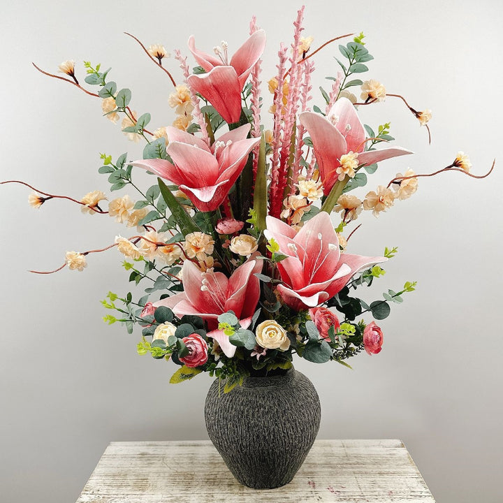 Dekoratives florales Mittelstück Arrangement