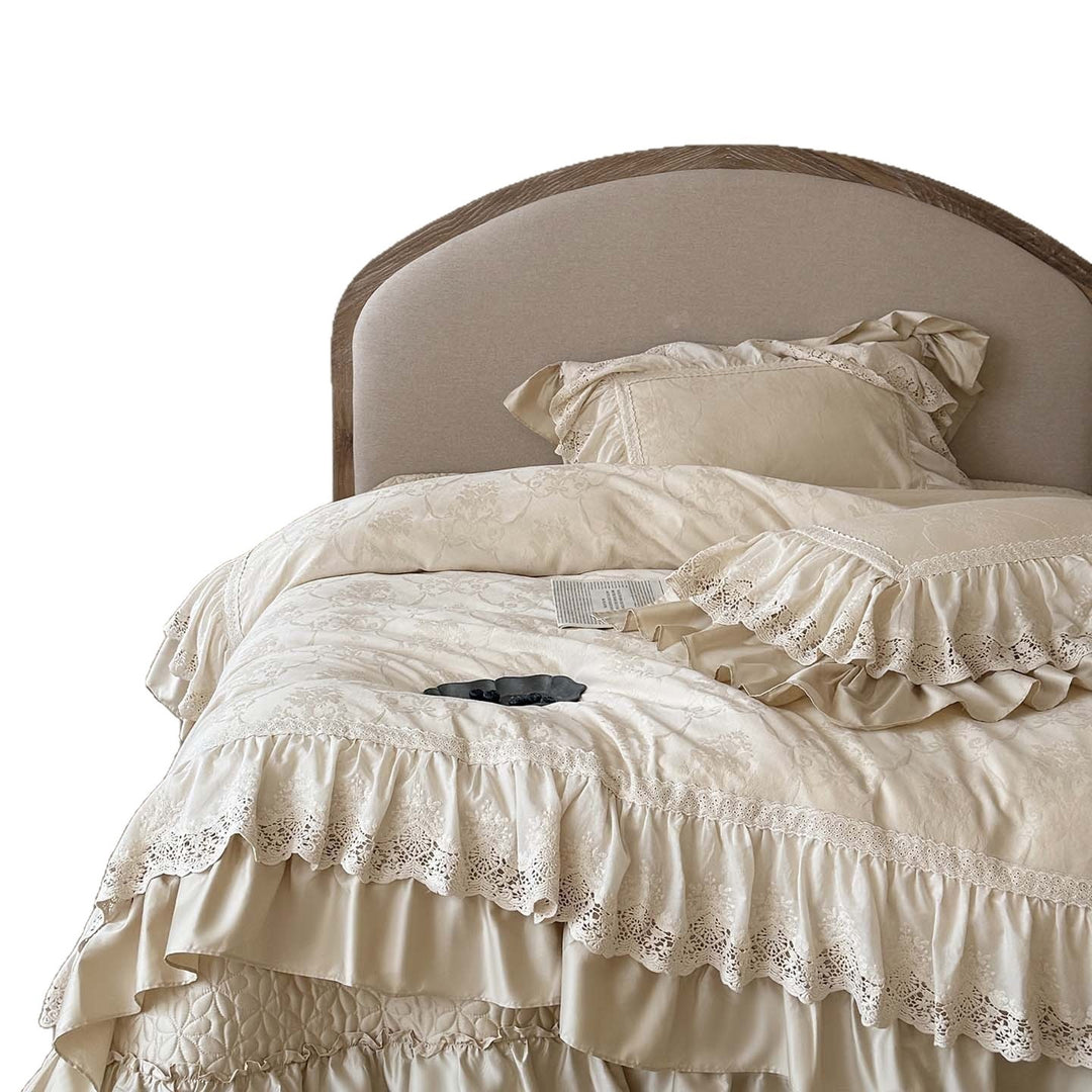 Luxuriöses Satin-Bettwäsche-Set mit Spitzenrüschen und Jacquardstruktur