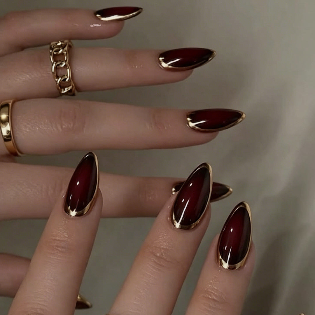Glamouröse Nagelkunst im eleganten Design Karnz