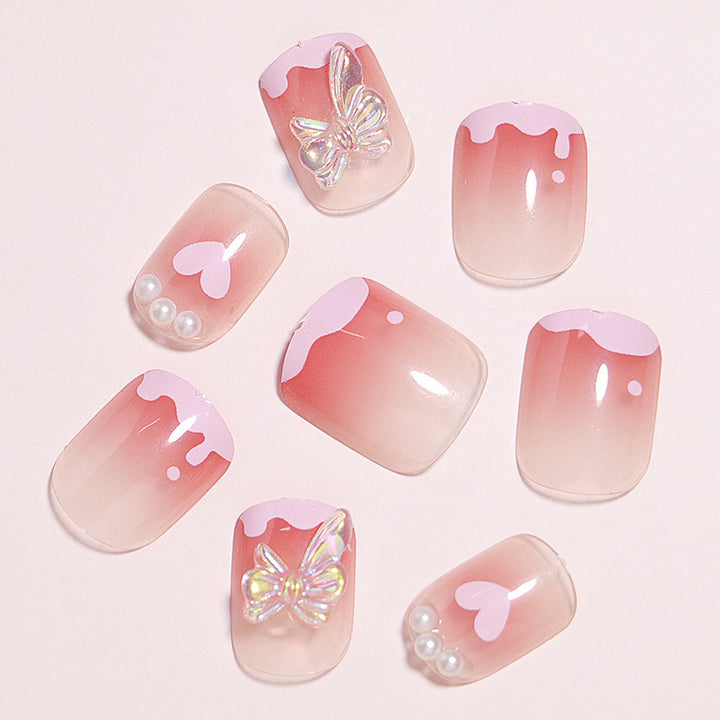Romantisches Herzdesign Press-On Nagelset Karnz