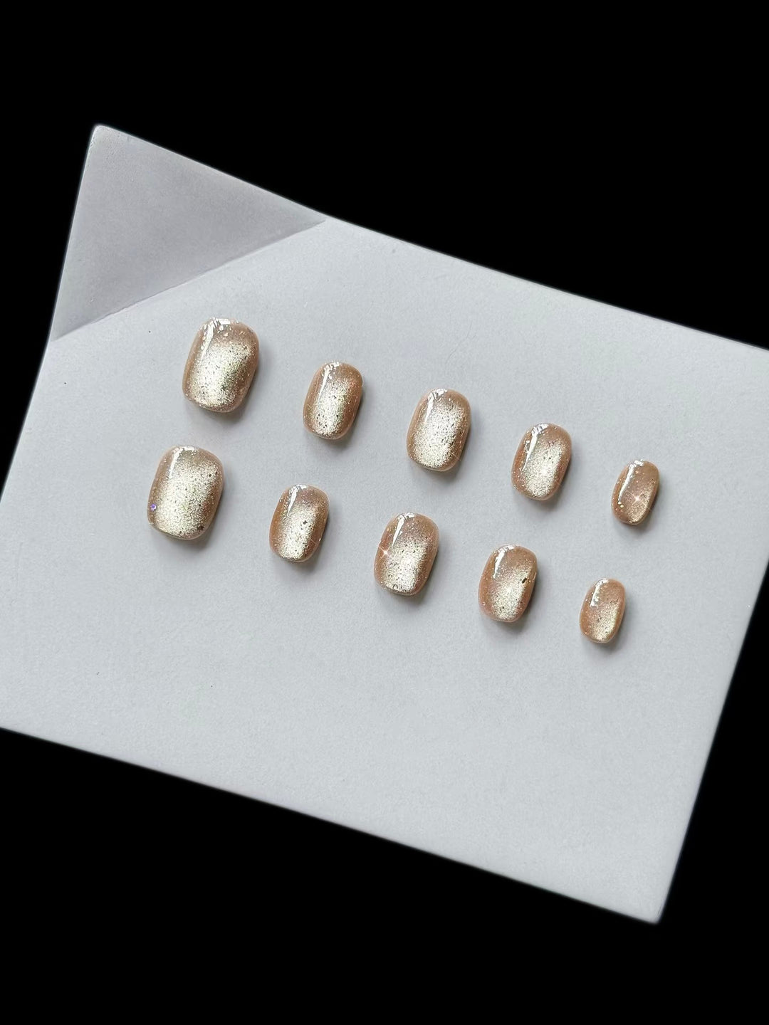Elegantes Press-On Nagelkunstset mit Glitzerfinish