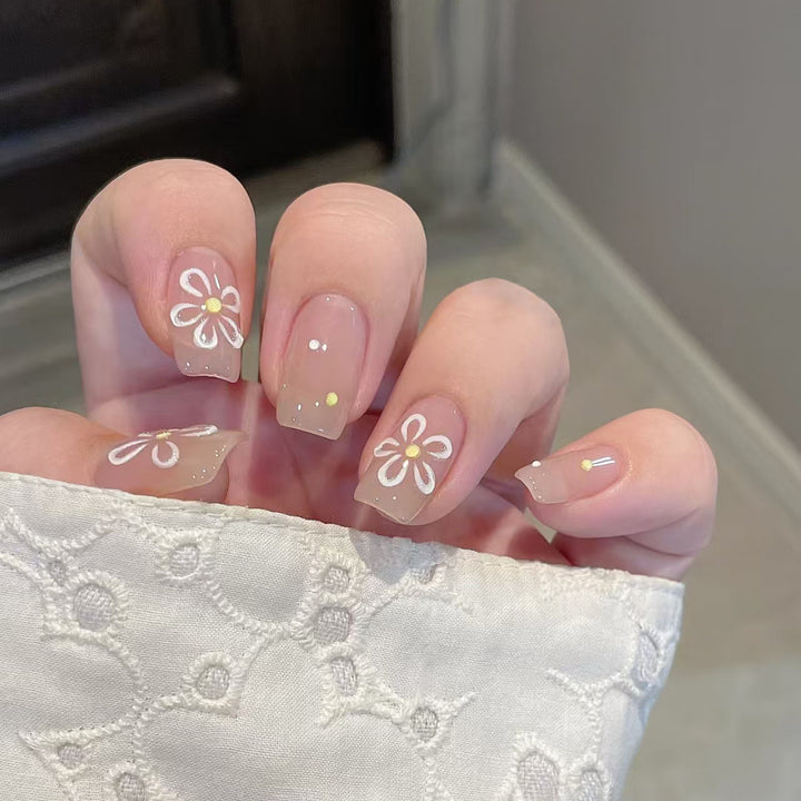 Elegante Blumen Nagelkunst