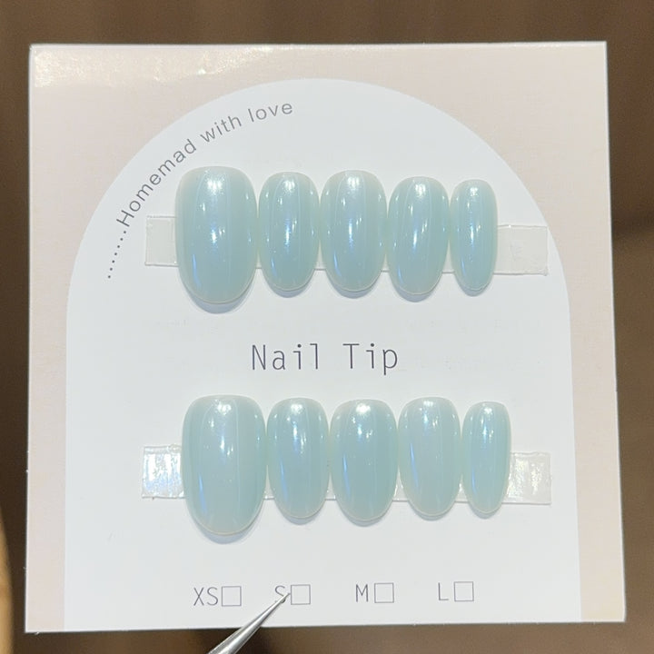 Kunstnagelspitzen mit Schimmerndem Effekt Karnz