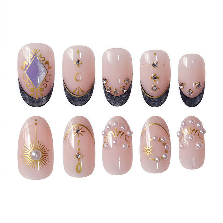Elegantes Nageldesign Karnz