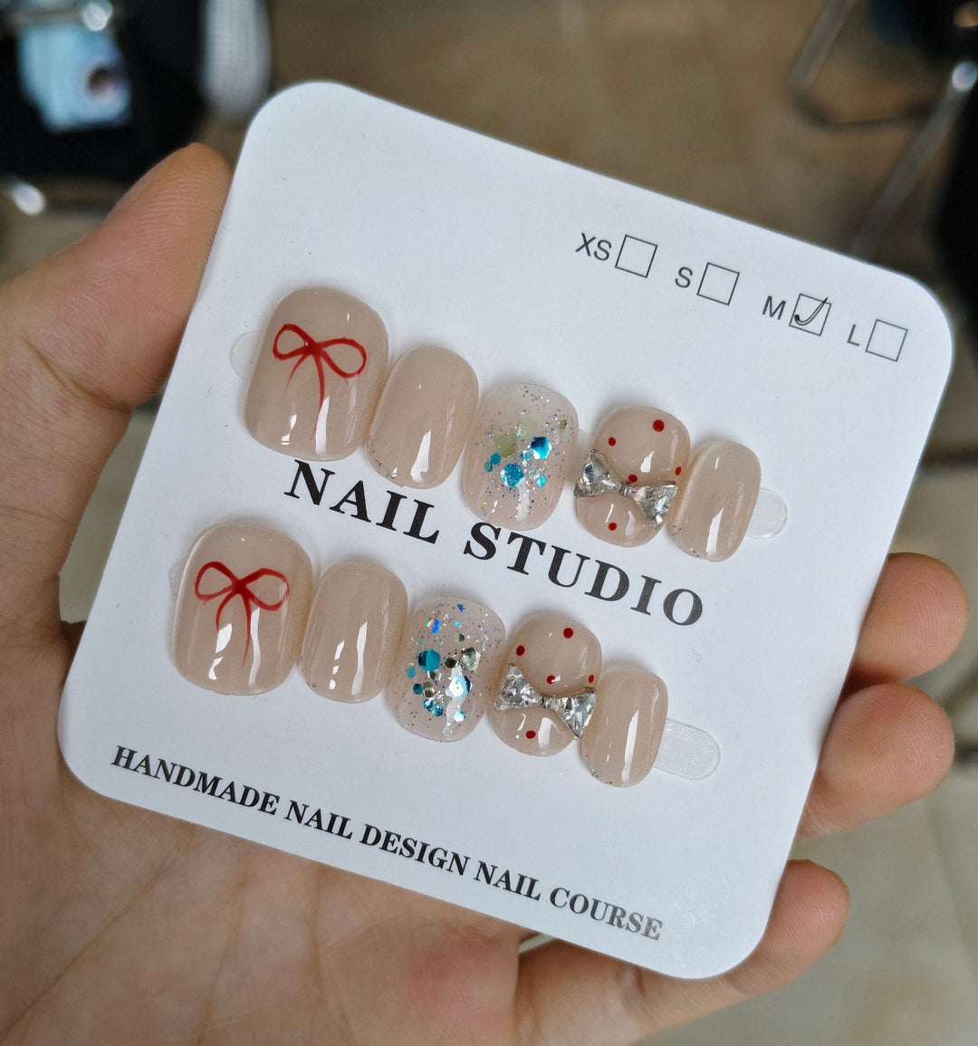 Handgemachte Nagelkunst Karnz