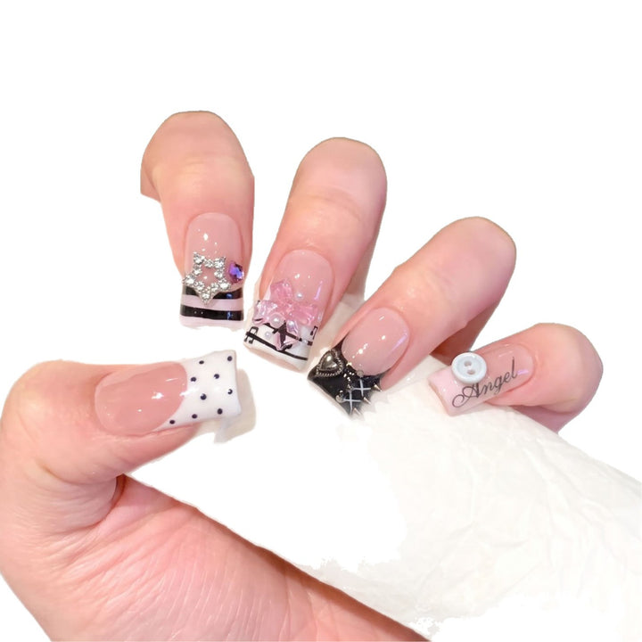 Künstlerisches Designer Press-On Nagelset Karnz