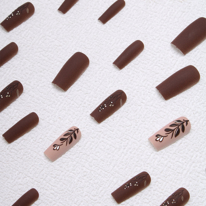 Elegante florale matte Press-On Nägel Karnz