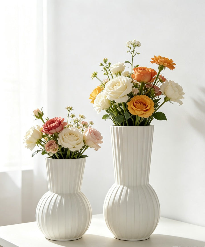 Elegantes Blumenarrangement Vase Karnz