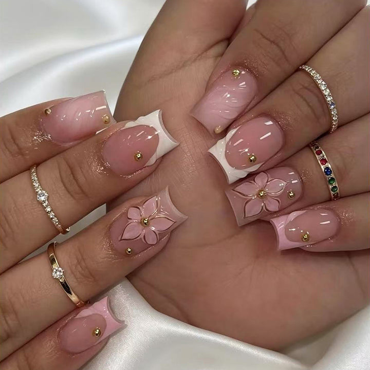 Luxuriöse Blumenmuster Nagelkunst Verlängerungen Karnz