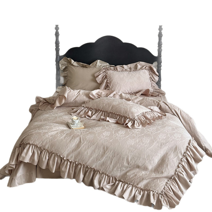 Jacquard-Bettwäschegarnitur mit voluminöser Volant-Rüsche und floraler Ton-in-Ton-Struktur Karnz