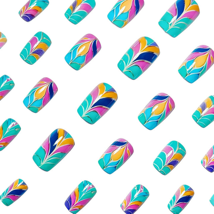 Kreative Hochglanz-Nagelkunst Karnz