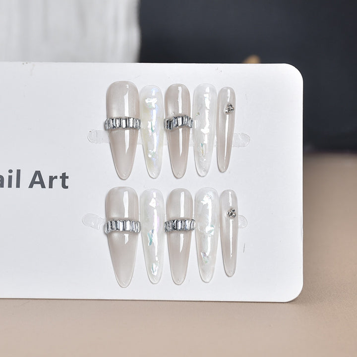 Dekorative Stiletto Nagelverlängerungen Karnz