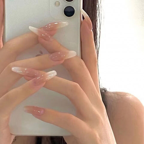 Elegante Nagelkunst Karnz